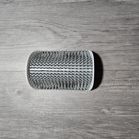 Cat Self Groomer Brush - Picture 4 of 5